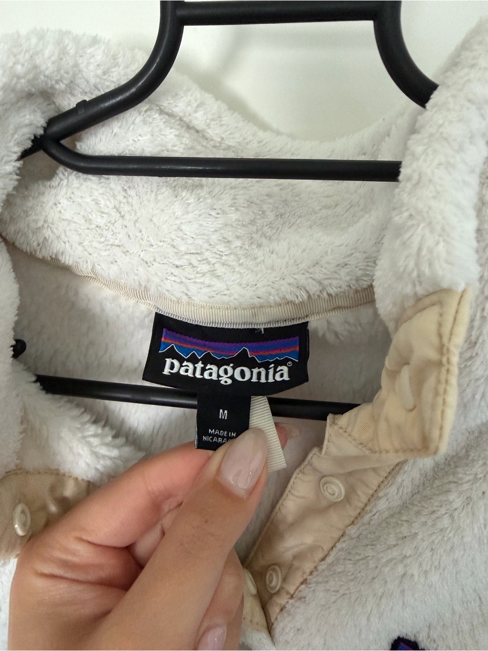 Patagonia Cream and Tan Fleece Snap Pullover - Picture 3 of 6